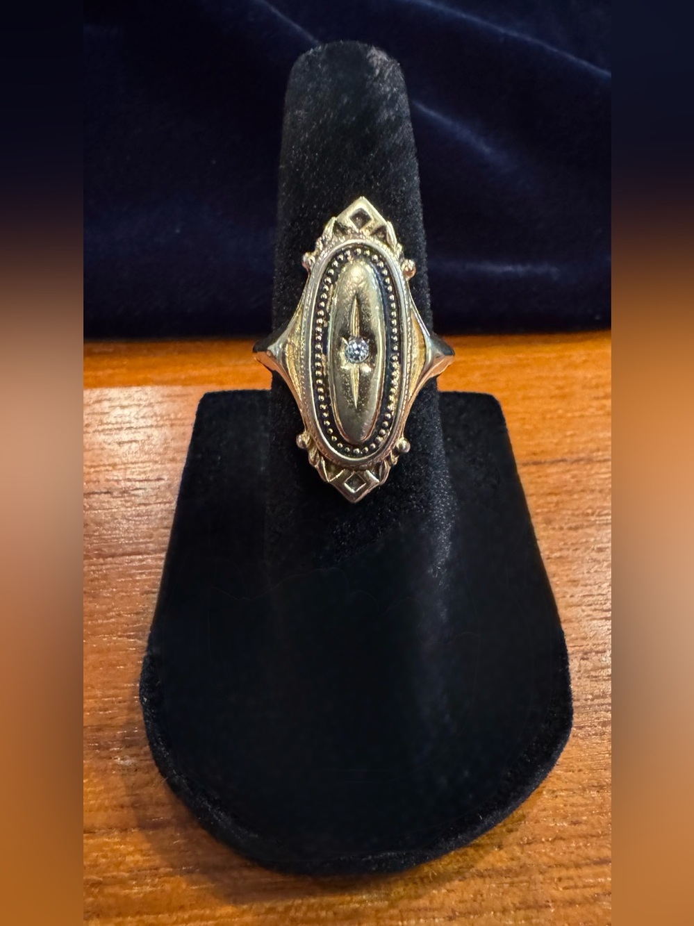 Vintage 1976 Avon Kensington Ring, Antique Gold Tone, Oval, 1 Clear Stone—Sz 4-5